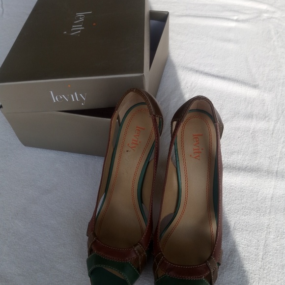 Shoes - Picture 2 of 3